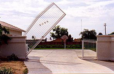 Vertical Pivot Lift Gate